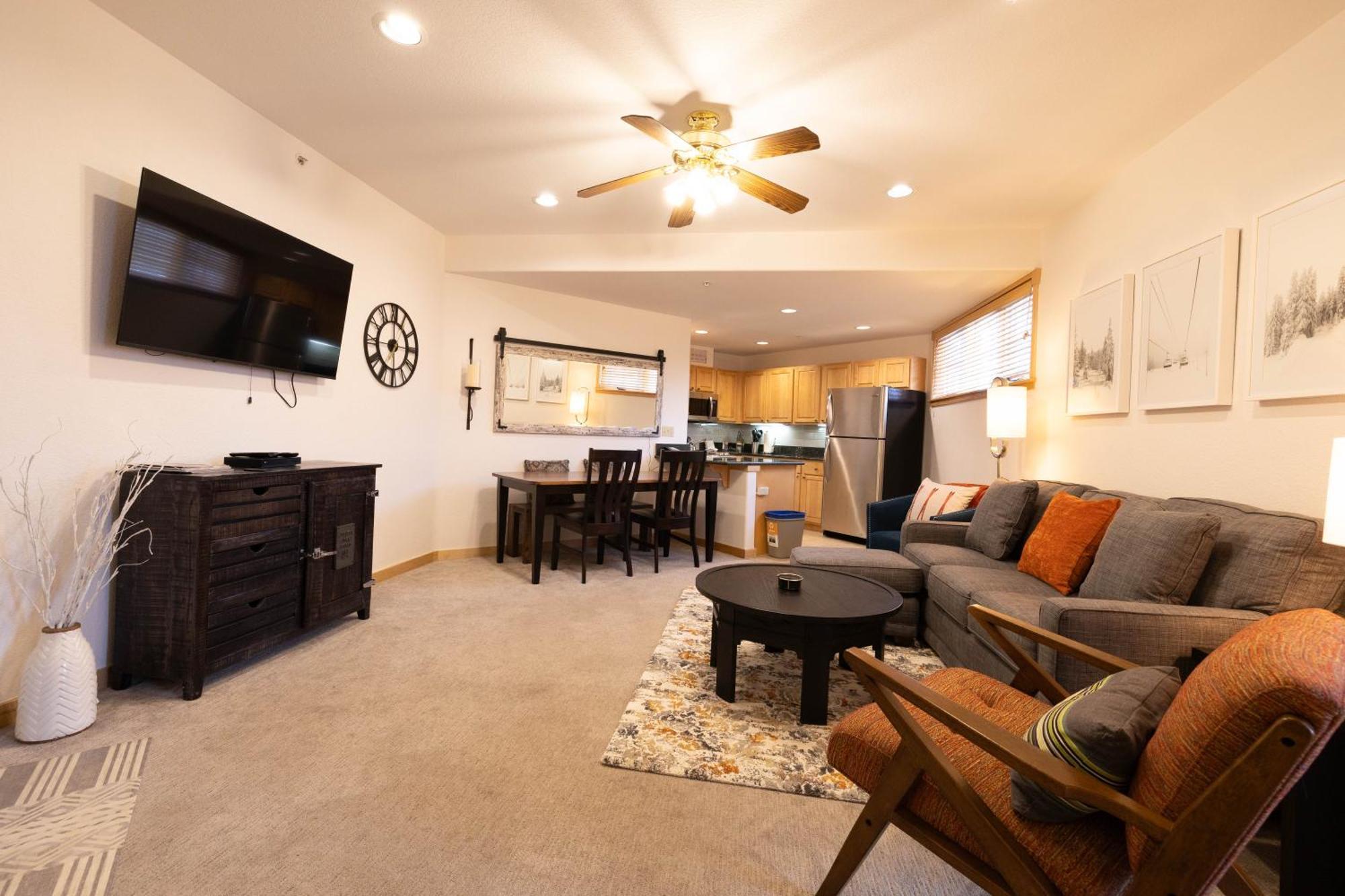 & Summer 1br 2beds With Parking & Amenities Apartment Breckenridge
