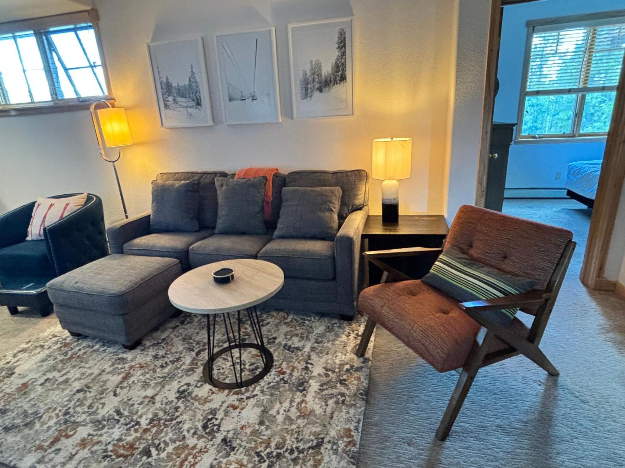 & Summer 1br 2beds With Parking & Amenities Apartment