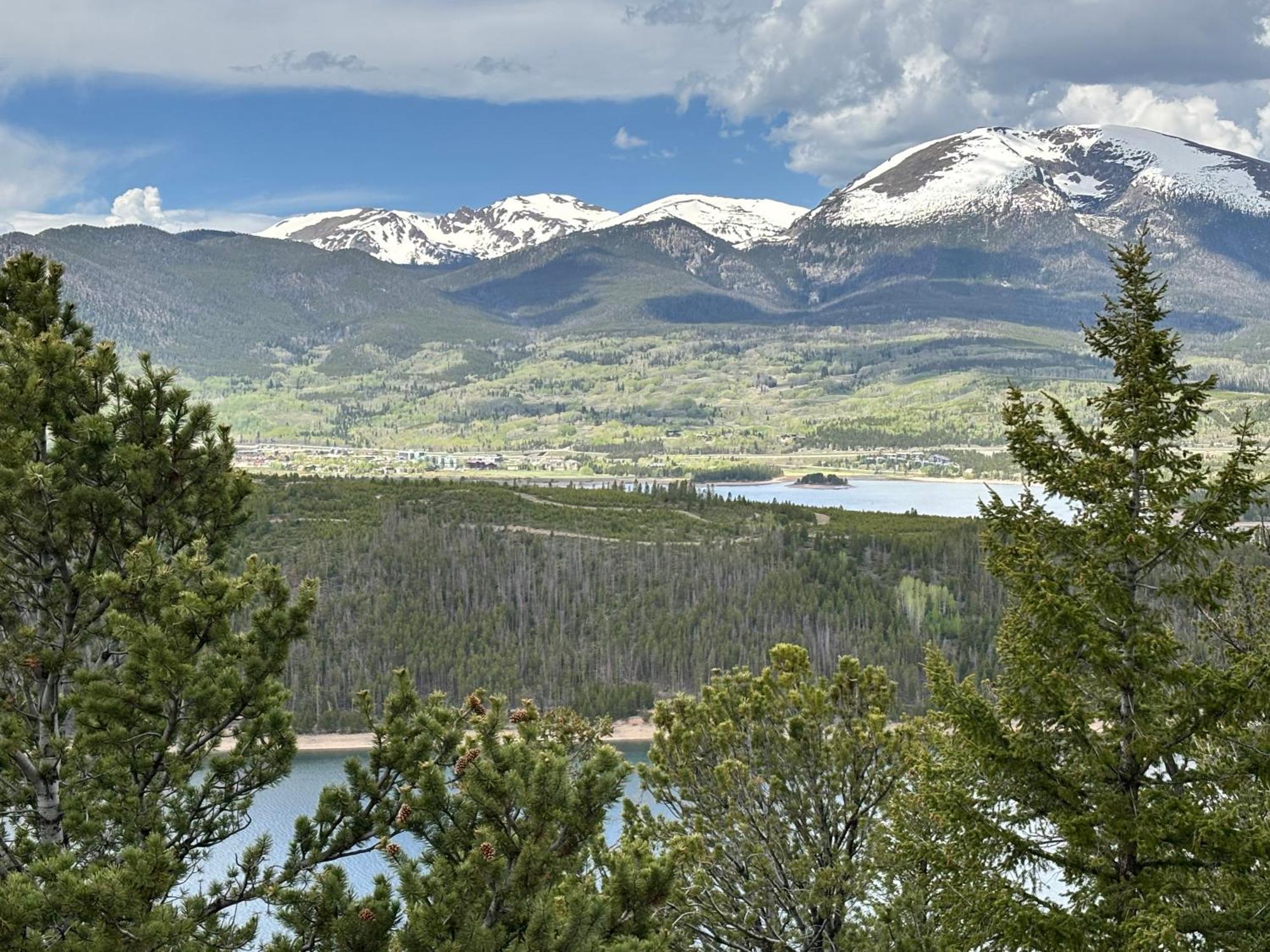 & Summer 1br 2beds With Parking & Amenities Apartment Breckenridge